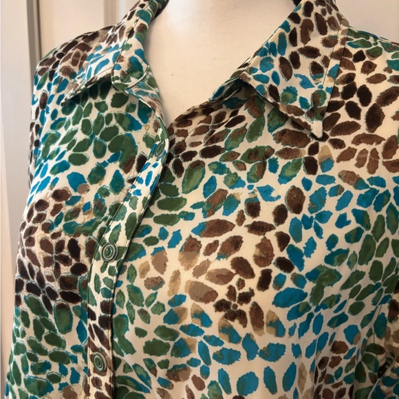 Christopher & Banks green and brown leaf patterned button down blouse size L - Picture 12 of 16